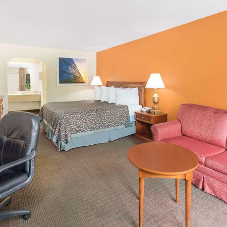 Days Inn By Wyndham Orangeburg South Exteriér fotografie