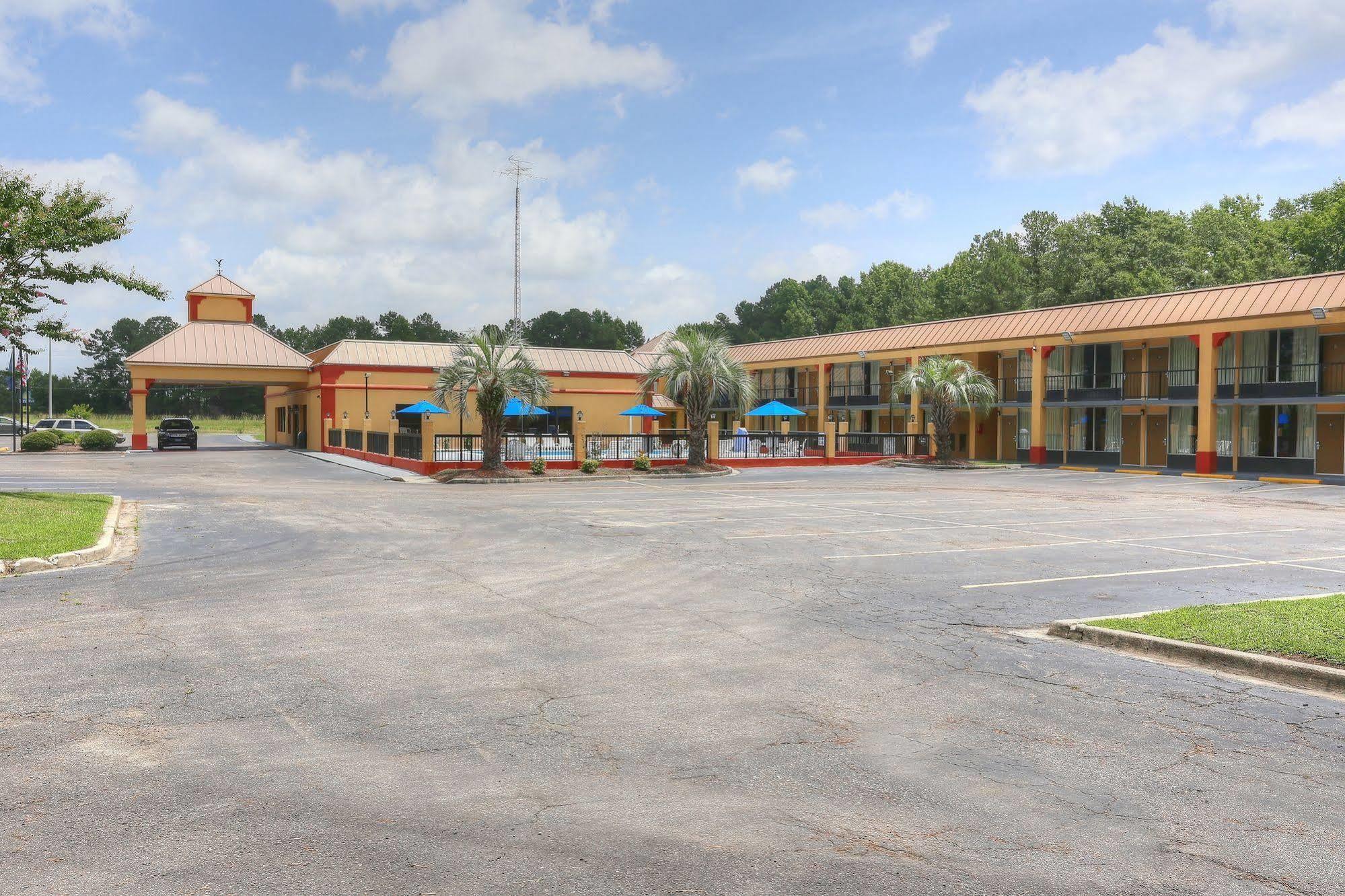 Days Inn By Wyndham Orangeburg South Exteriér fotografie